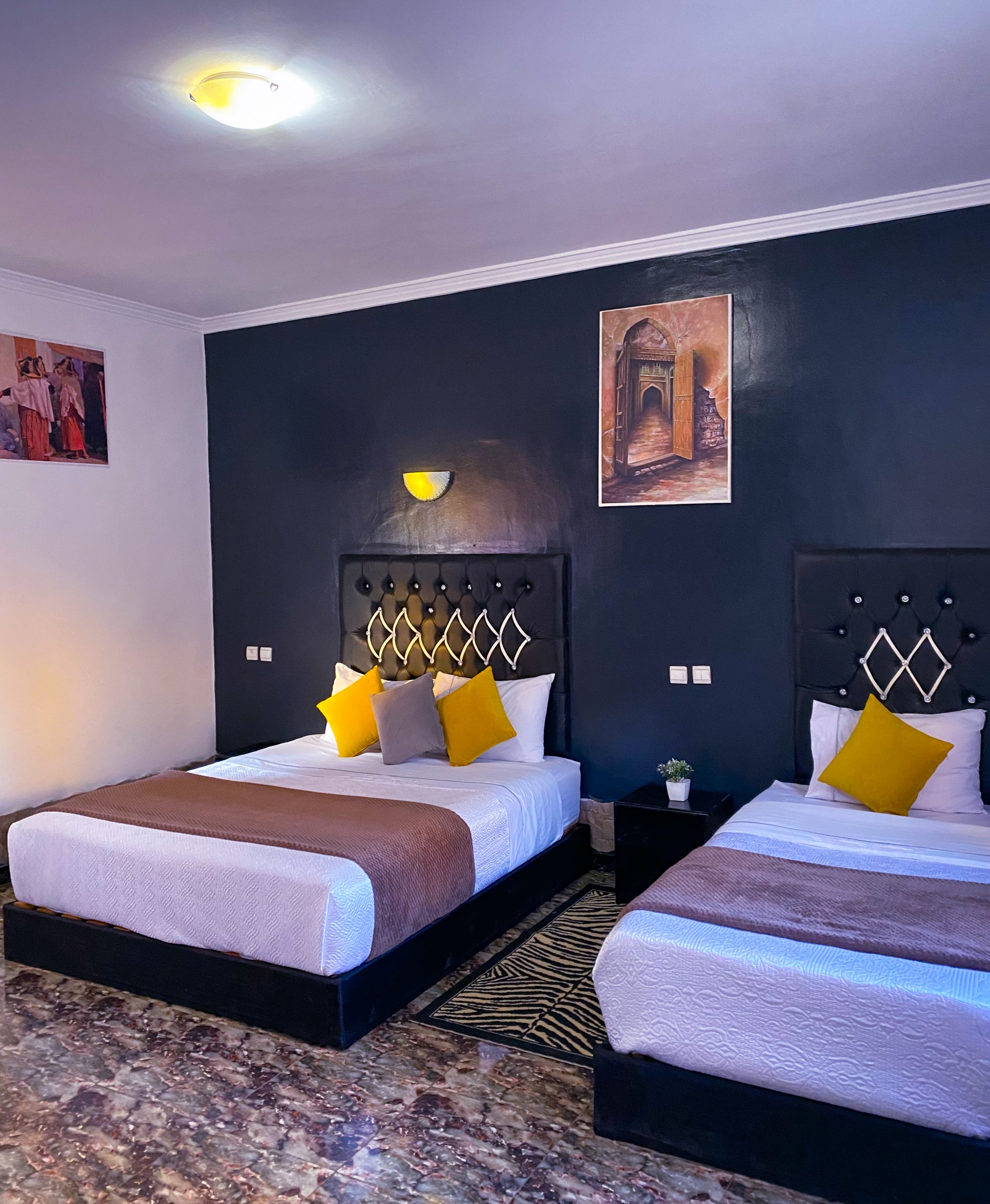 TRIPLE ROOM